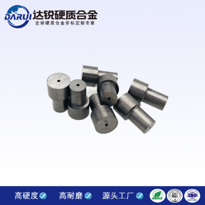 硬質(zhì)合金帶孔棒是一種由硬質(zhì)合金制成的圓柱形棒材，其表面具有一定數(shù)量和尺寸的孔洞。這種材料常用于機(jī)械加工領(lǐng)域，特別是用于鉆孔、銑削和切割等